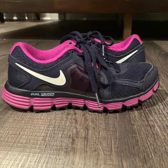Nike Shoes - Nike Dual Fusion st2 imperial purple size 6